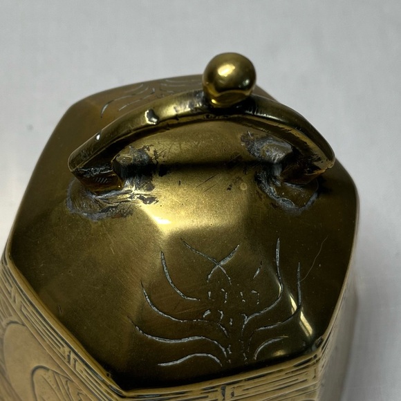 Antique Brass Chinese Temple ornament, Etched in Designs, handle - Picture 7 of 8